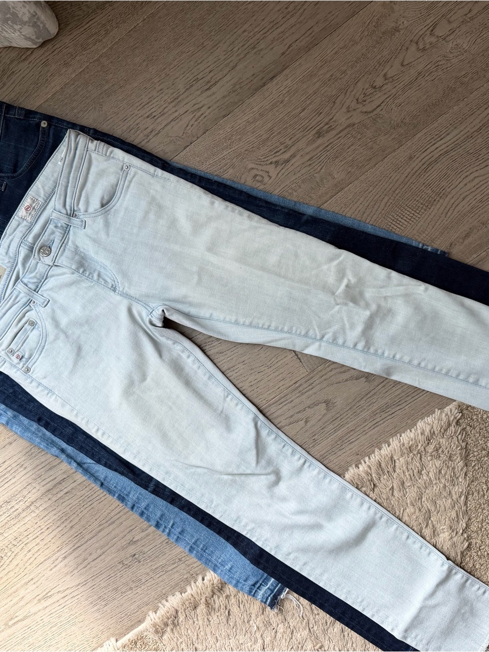 Lot of 3 pairs of AG jeans - size 28 - Picture 4 of 7